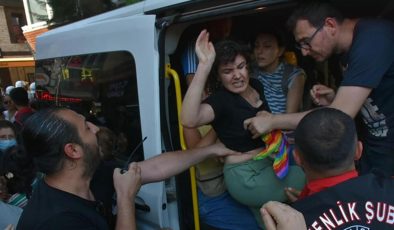 LBGT’lilerin yürüyüşüne polis müdahale etti! Çok sayıda gözaltı var