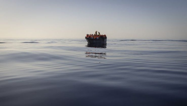 Yunanistan açıklarında sığınmacıları taşıyan gemi battı