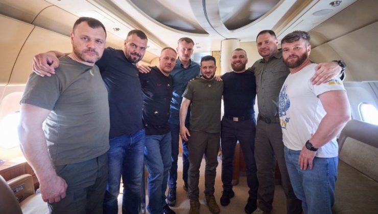 Rusya – Ukrayna savaşının sona ermesine kadar Türkiye’de kalması yönündeki anlaşmaya karşın Azov Taburu komutanları Zelenskiy ile Türkiyeden ayrıldı