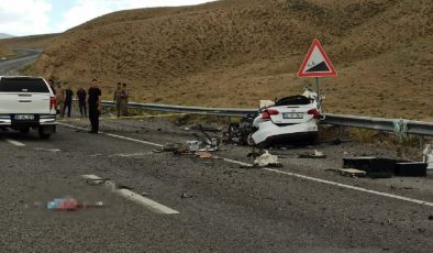 Askeri araç ile otomobil çarpıştı, biri asker iki kişi yaşamını yitirdi