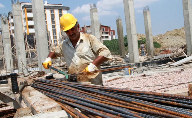 12.00–16.00 saatleri arasında dışarıda güneş altında çalışma yasağı uzatıldı