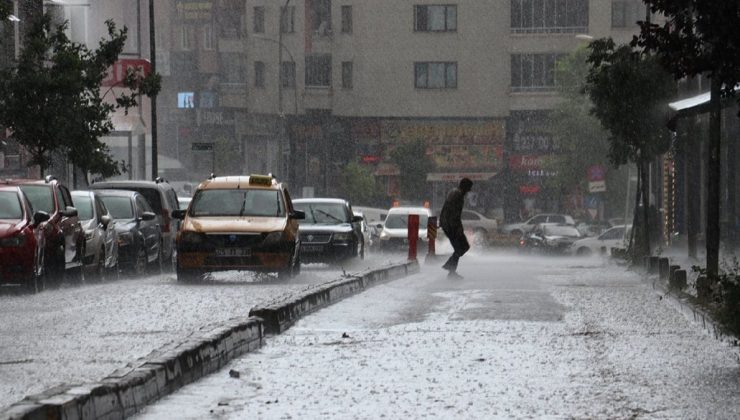 Erzurum’u sağanak vurdu