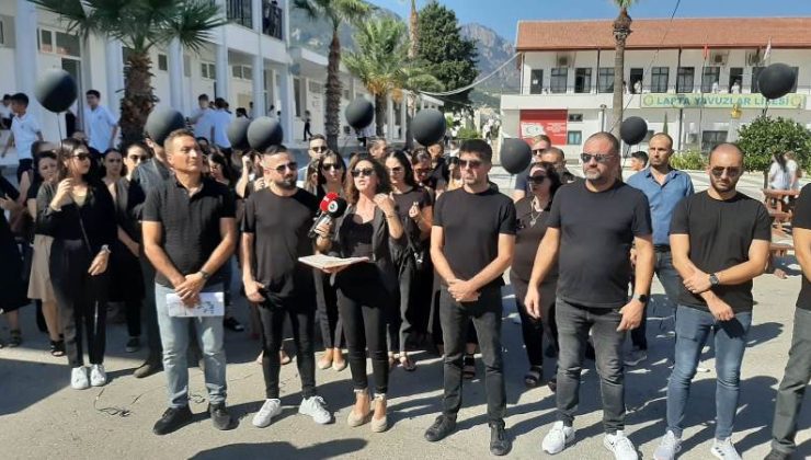 Selma Eylem, KTOEÖS’ün, Lapta Yavuzlar Lisesindeki eyleminde uyardı ve bu şartlarda tam gün eğitimden en büyük zararı öğrencilerin göreceğini belirtti