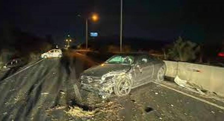 Girne – Lefkoşa Anayolunda üç aracın karıştığı kazada 6 kişi yaralandı