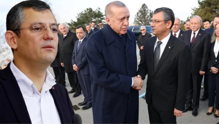 İlk kez Anıtkabir’de tokalaştılar! Özgür Özel’den “Cumhurbaşkanı Erdoğan hayırlı olsun dileklerini iletti mi?” sorusuna yanıt