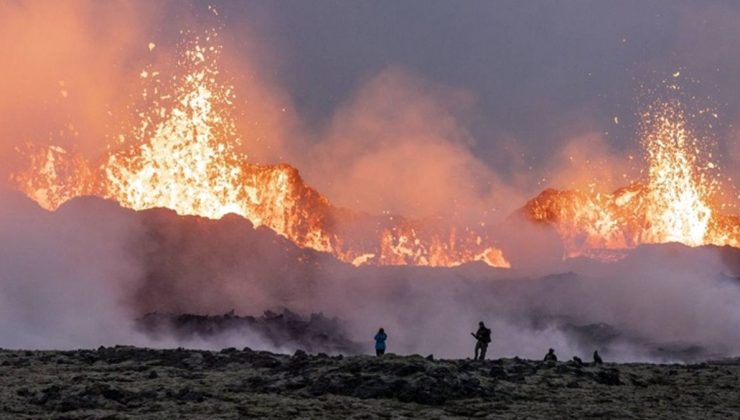 İzlanda’da yanardağ patlaması riski: Grindavik kasabası tahliye edildi