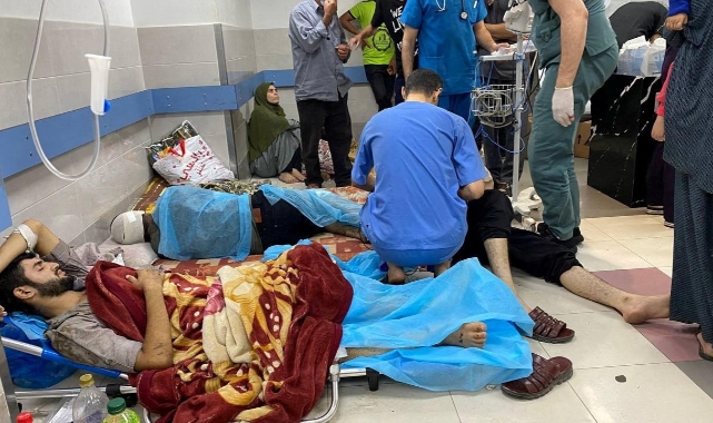 İsrail askerleri Şifa Hastanesi’ndeki hastaları silah zoruyla hastane dışına sürdü