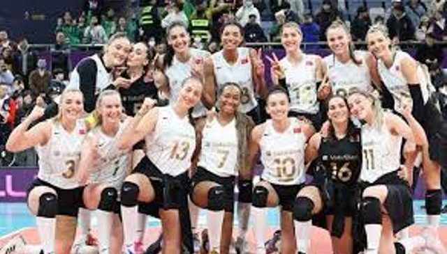 Eczacıbaşı, Vakıf Bank finalinde şampiyon final setiyle Eczacıbaşı oldu