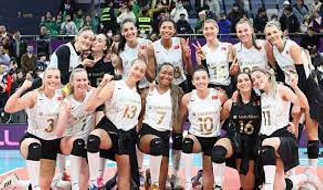 Eczacıbaşı, Vakıf Bank finalinde şampiyon final setiyle Eczacıbaşı oldu