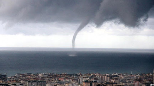 Antalya’da hortum her yeri dağıttı! Zarar büyük