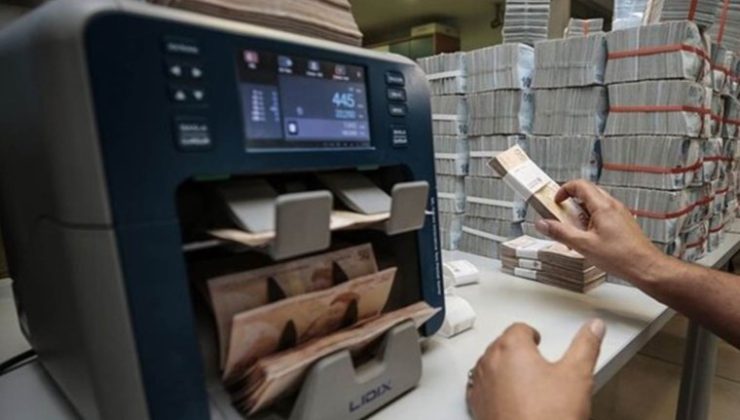 Merkez Bankası’ndan mevduat adımı, kısa vadeli TL mevduat için zorunlu karşılık oranı yüzde 8’den yüzde 12’ye, uzun vadeli mevduat için ise sıfırdan yüzde 8’e çıkarıldı.