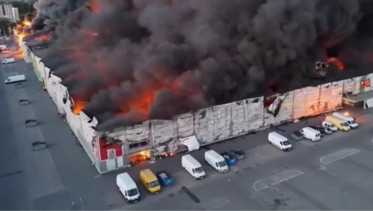 Polonya’da AVM yangınında 1348 dükkan küle döndü, yüzlerce insan işsiz kaldı