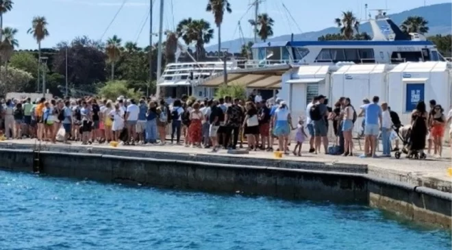 Rodos Adası’na Türk vatandaşları yoğunluk nedeniyle alınmadı