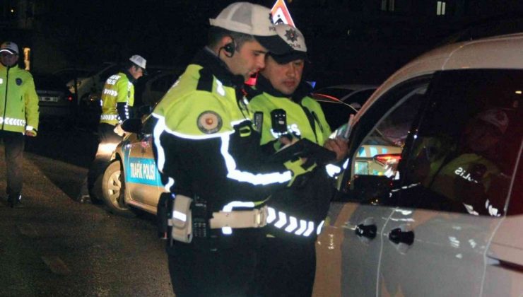 Alkollü sürücü trafik denetiminde polise başka birisinin kimliğini verince tutuklandı