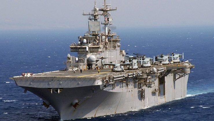 “USS Wasp’ın Limasol Limanı’na bağlanması üzerine AKEL, hükümeti “ülkeyi savaşa karıştırmakla” suçladı.