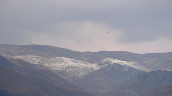 Mevsimin ilk karı sert geçen kışlarıyla ünlü Erzurum’a düştü