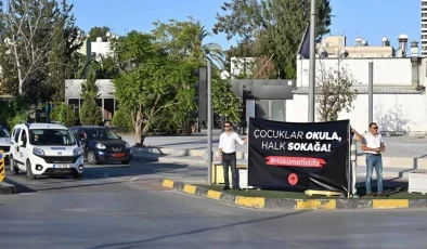 CTP, “Çocuklar okula, halk sokağa, hükümet istifa” sloganıyla eylem yaptı