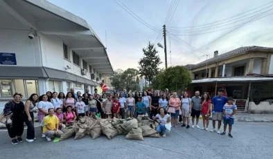 Dünya Temizlik Günü’nde, Yeşil Barış Hareketi organizasyonundan Lefkoşa sokaklarında temizlik yapıldı