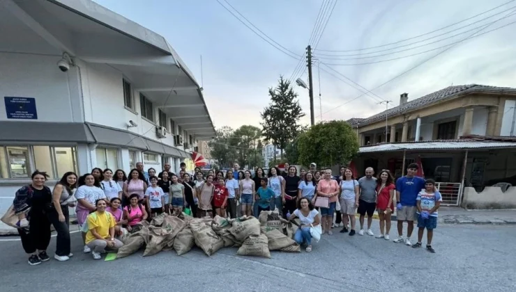 Dünya Temizlik Günü’nde, Yeşil Barış Hareketi organizasyonundan Lefkoşa sokaklarında temizlik yapıldı