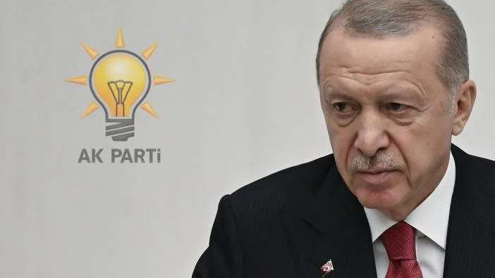 AKP kulisleri hareketlendi! Erdoğan’ın geleceği hakkında iki görüş çarpışıyor, bir görüş artık kazanamaz zirvede bıraksın, diğer görüş bölge karışık ona ihtiyaç var