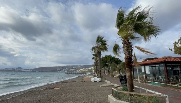 Meteoroloji Dairesi, denizlerde fırtına beklendiği uyarısında bulundu.