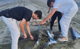 Akdeniz Caretta Sahili’nde toplam 157 kilogram plastik atık topladı