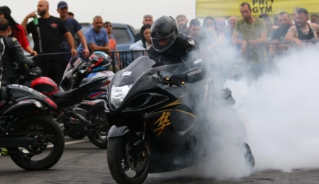 Güzelyurt-Lefke Çevre Yolu’nda motosiklet drag yarışı yapılıyor